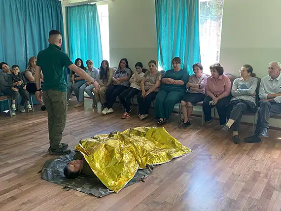 L’association Armenian Peace International propose un programme de formation aux premiers secours.  Soutenir