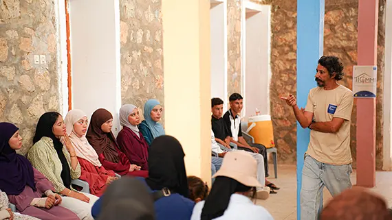 Dans plusieurs communes rurales du Haut Atlas, la Fondation Spect'Act accompagne les populations dans leur reconstruction psychosociale.